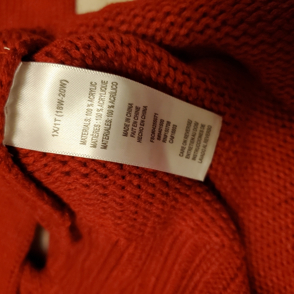 Red sweater - Picture 2 of 3